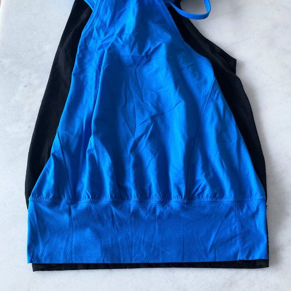 Lululemon blue No Limit Tank, yoga tank with inner built in sports bra (size 4) - Picture 6 of 12